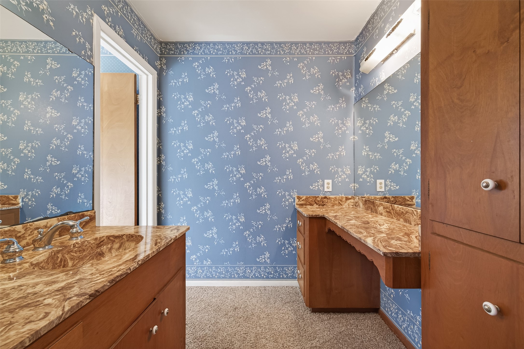 1215 Easy Street Rosenberg, TX 77471 - Photo 35 of 48 Hall Bathroom