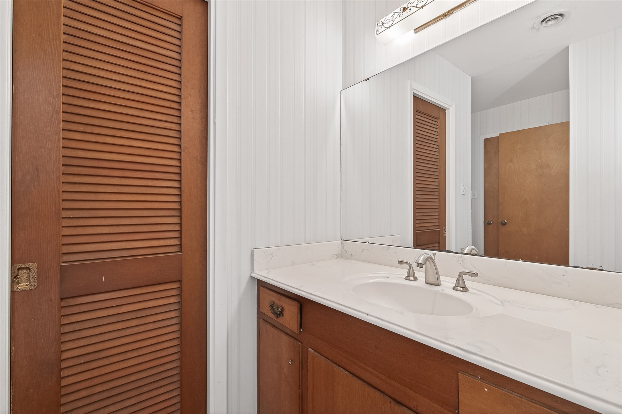 1215 Easy Street Rosenberg, TX 77471 - Photo 45 of 48 Primary Bathroom