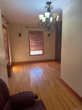 $3,200 | 138-54 Hoover Avenue, Unit 3R | Briarwood