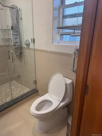 $3,200 | 138-54 Hoover Avenue, Unit 3R | Briarwood