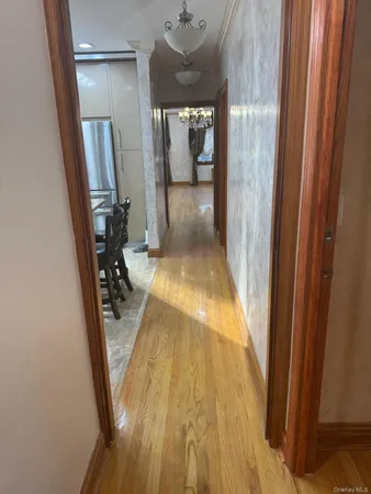 $3,200 | 138-54 Hoover Avenue, Unit 3R | Briarwood