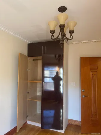 $3,200 | 138-54 Hoover Avenue, Unit 3R | Briarwood