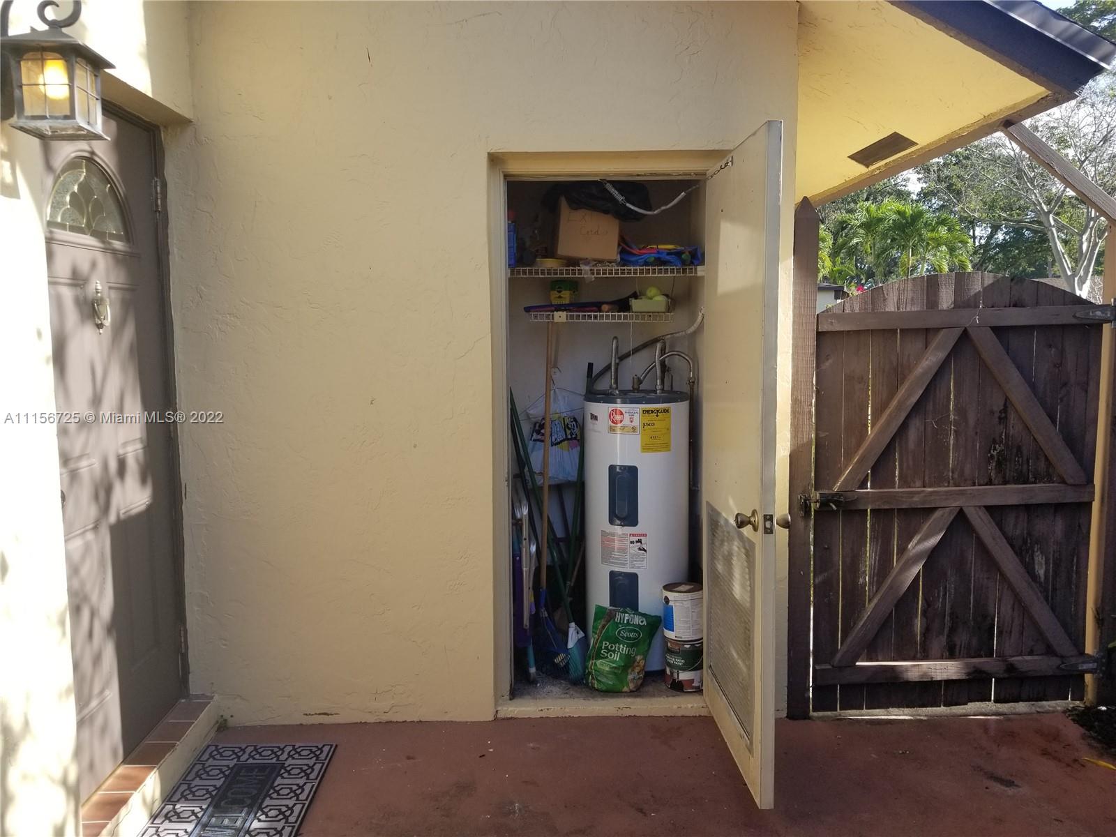 122 Fox Road, Unit 348 Hollywood, FL 33024 - Photo 20 of 35 Gallery Image 20