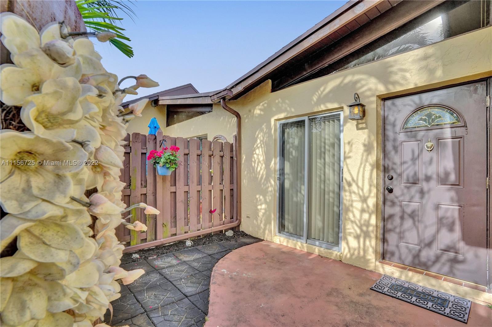 122 Fox Road, Unit 348 Hollywood, FL 33024 - Photo 2 of 35 Gallery Image 2