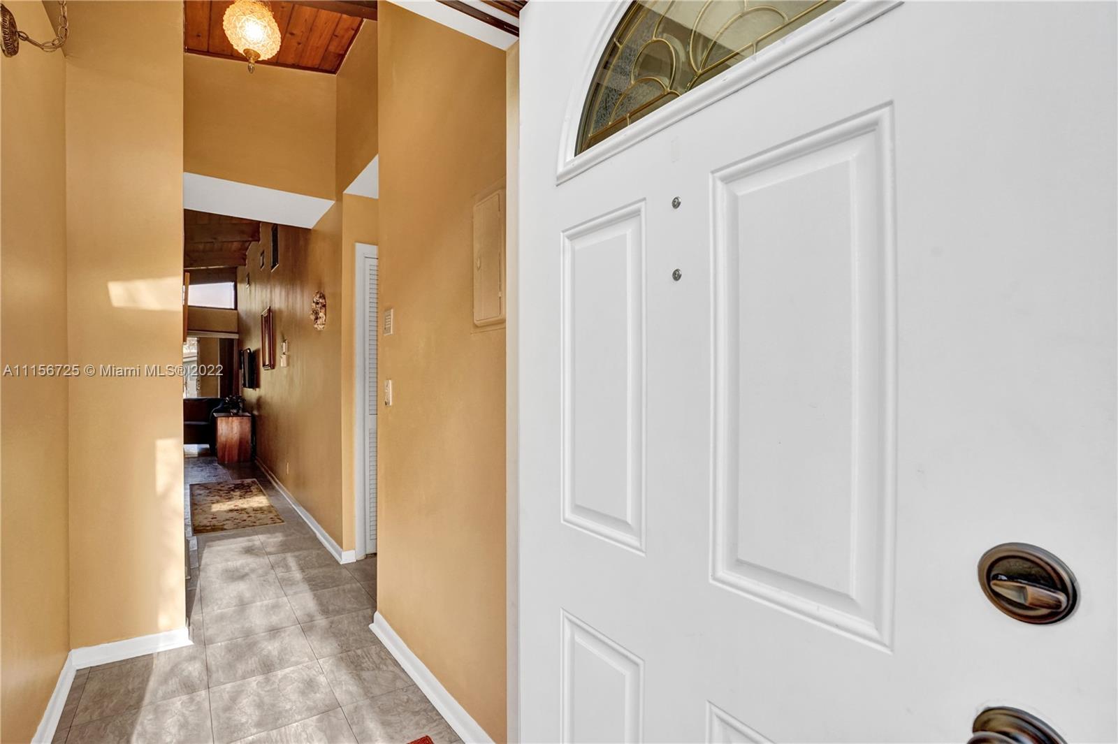 122 Fox Road, Unit 348 Hollywood, FL 33024 - Photo 3 of 35 Gallery Image 3