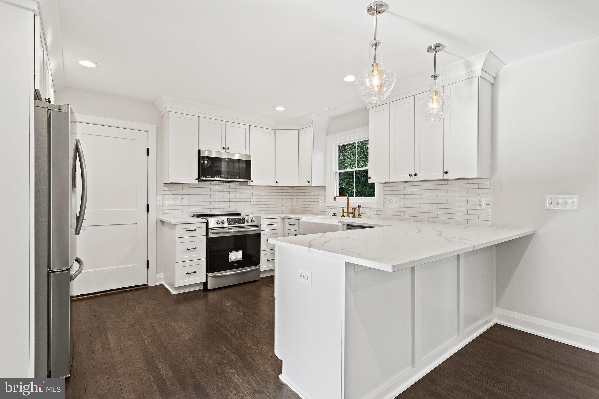2016 Carrhill Road Vienna, VA 22181 - Photo 15 of 30 Gallery Image 15