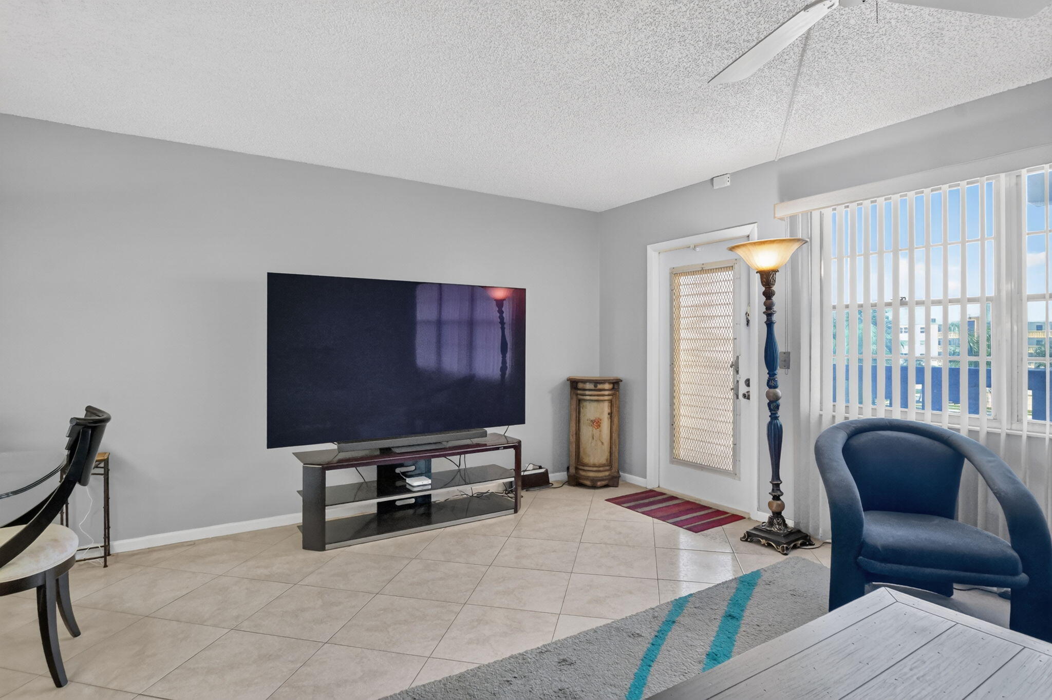 3090 Wolverton East Boca Raton, FL 33434 - Photo 6 of 42 Living Room