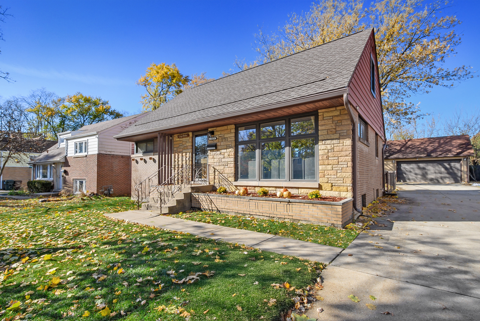 18418 Clyde Road Homewood, IL 60430 - Photo 1 of 23
