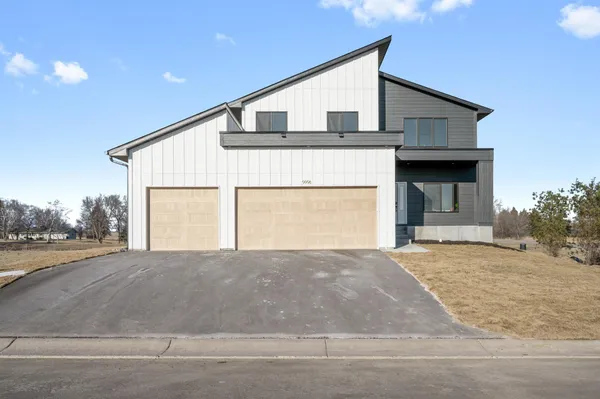 $629,900 | 9998 14th Circle Northeast, St. Michael, MN 55376