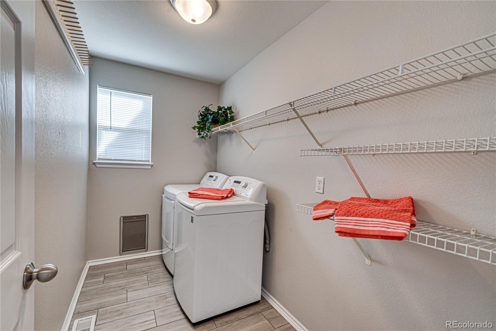 9375 Roadrunner Street Highlands Ranch, CO 80129 - Photo 13 of 40 Gallery Image 13