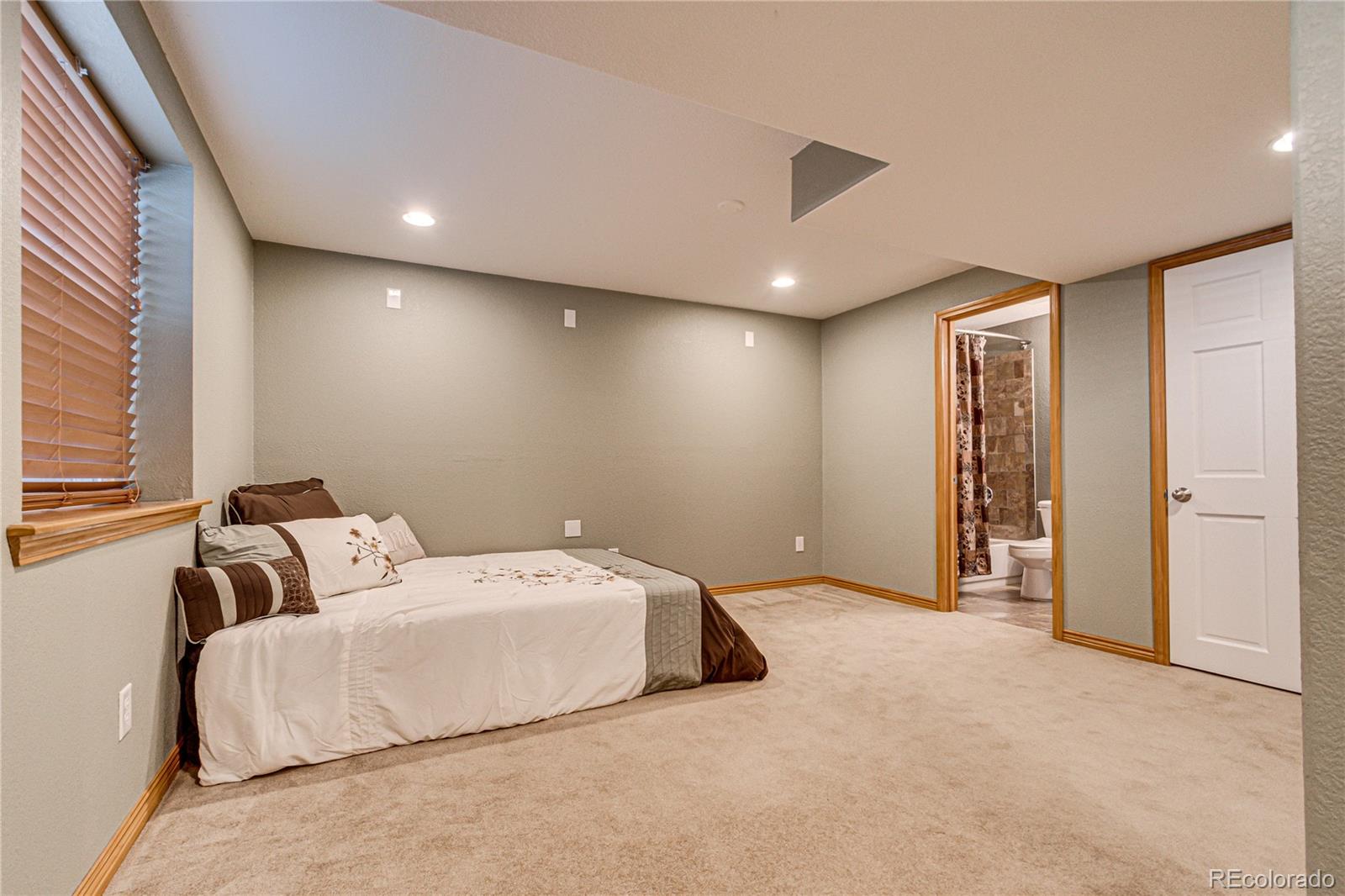 9375 Roadrunner Street Highlands Ranch, CO 80129 - Photo 25 of 40 Gallery Image 25