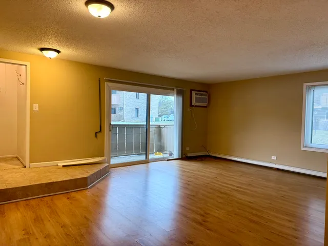 $1,650 | 12 Echo Court, Unit 1, Vernon Hills, IL 60061