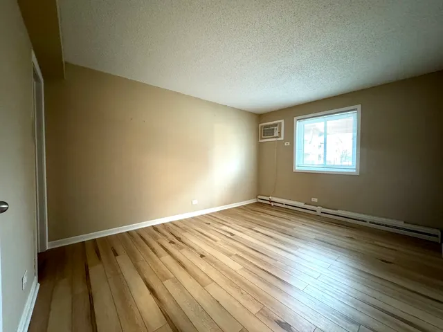 $1,650 | 12 Echo Court, Unit 1, Vernon Hills, IL 60061