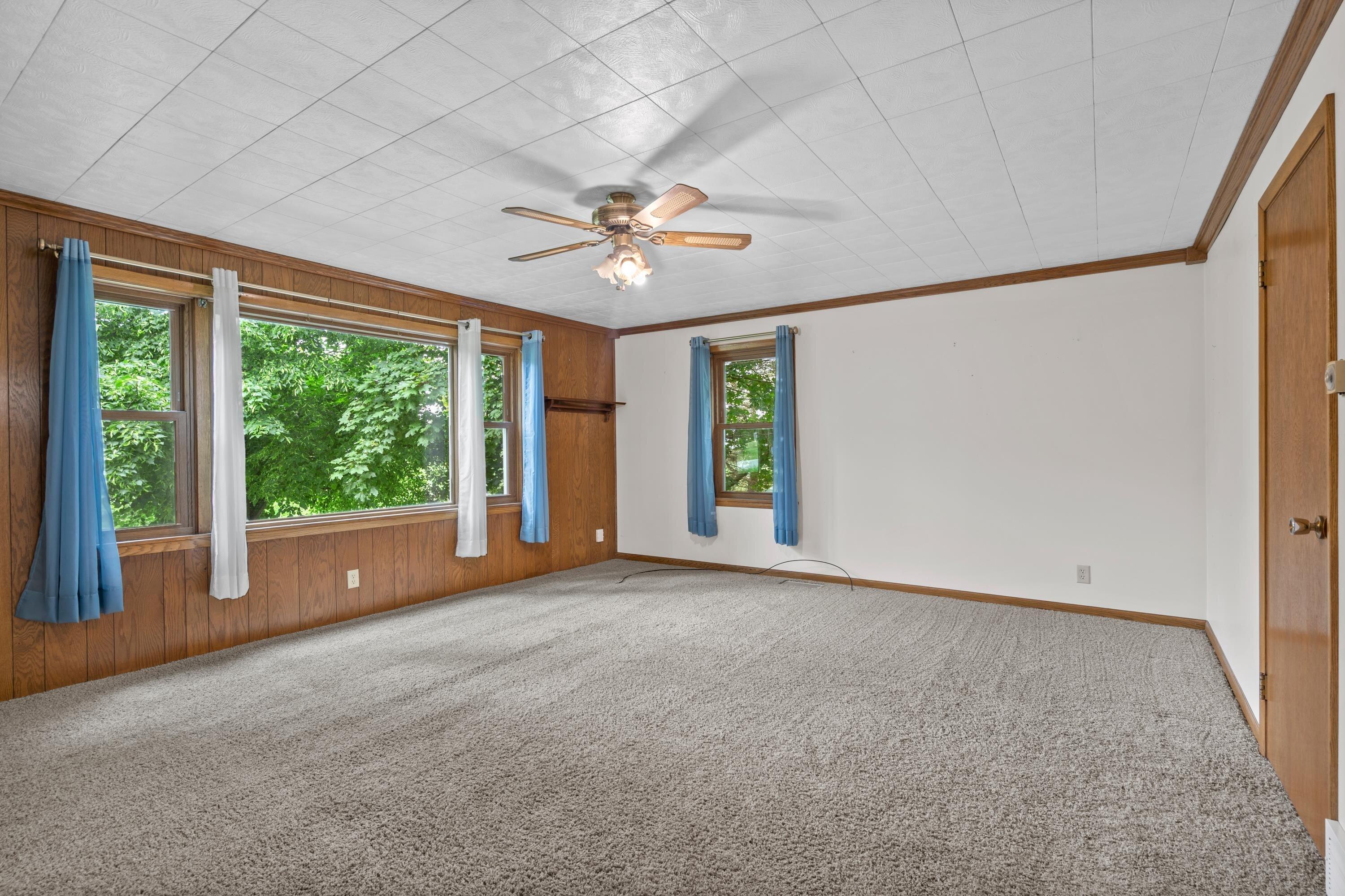 6544 Mohawk Road Wayne, WI 53002 - Photo 12 of 33 Family room