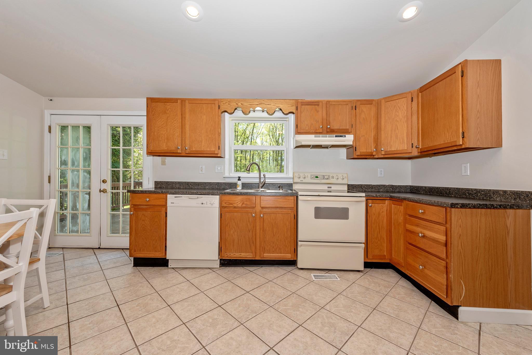 10036 Pine Tree Road Woodsboro, MD 21798 - Photo 11 of 34 Kitchen