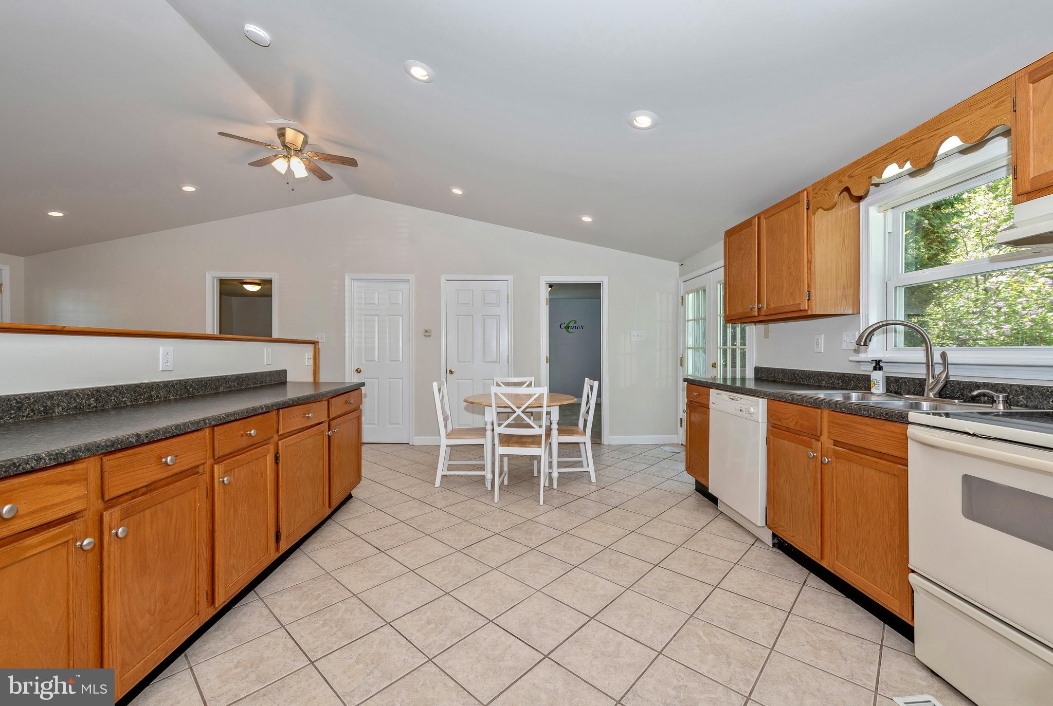10036 Pine Tree Road Woodsboro, MD 21798 - Photo 13 of 34 Kitchen
