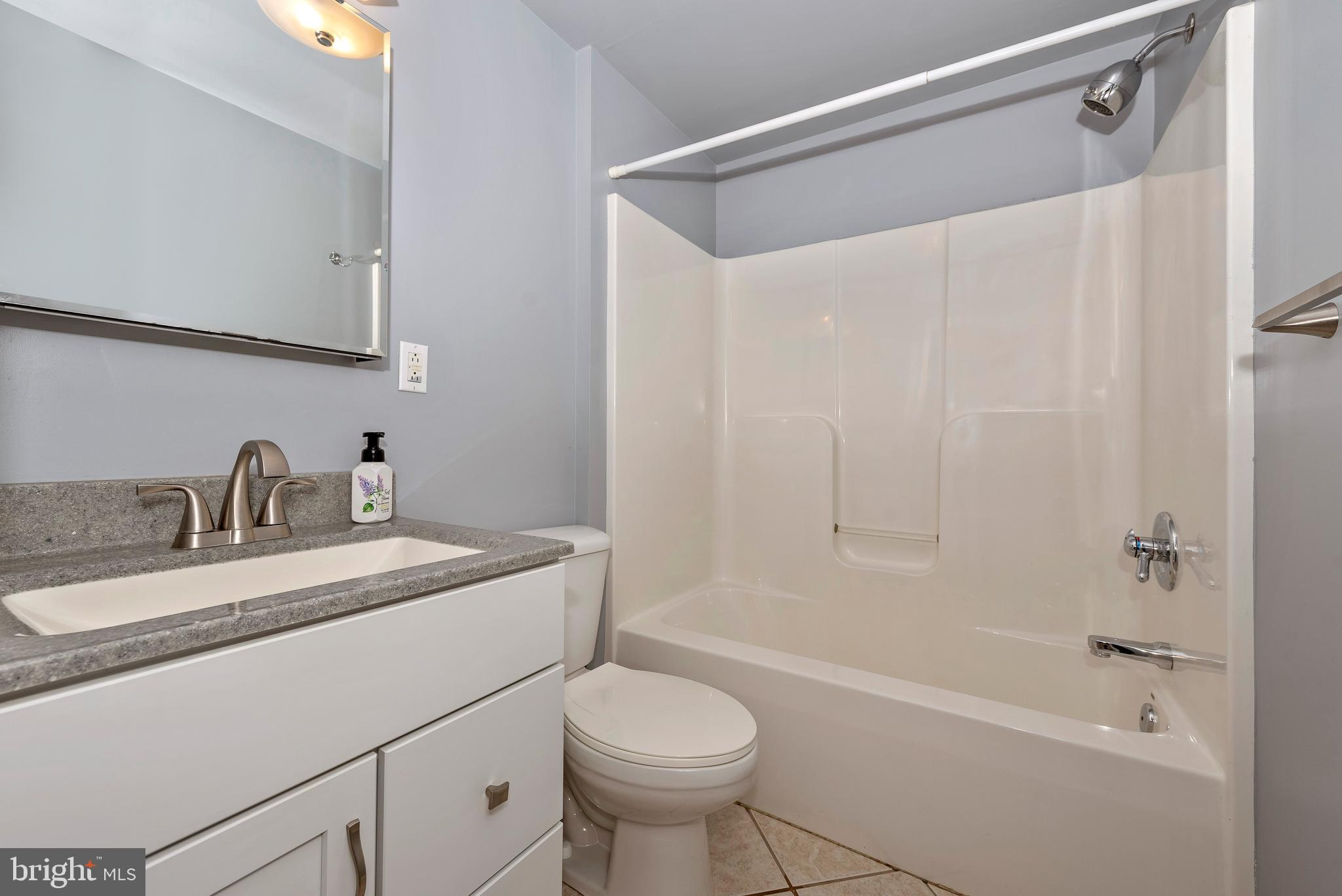 10036 Pine Tree Road Woodsboro, MD 21798 - Photo 20 of 34 Full Hall Bathroom