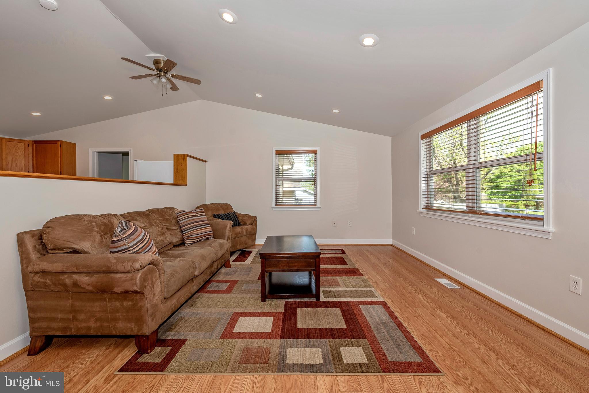 10036 Pine Tree Road Woodsboro, MD 21798 - Photo 4 of 34 Living Room