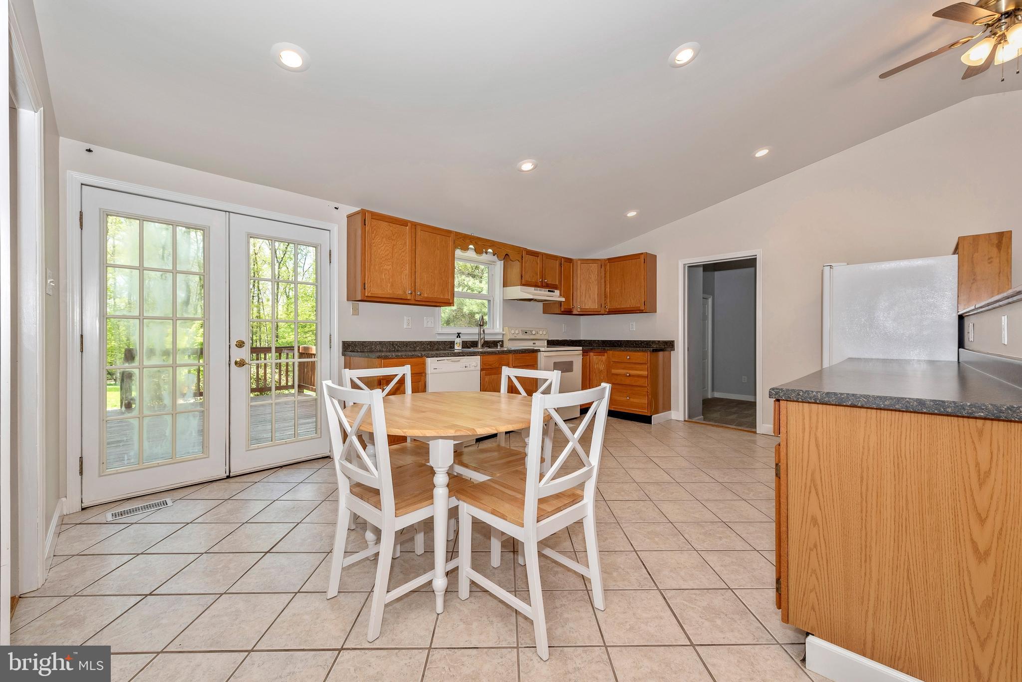 10036 Pine Tree Road Woodsboro, MD 21798 - Photo 8 of 34 Dining Area in Kitchen
