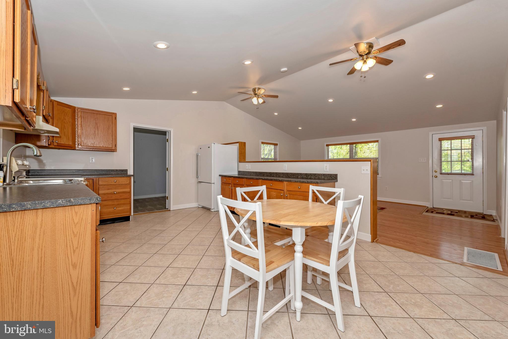 10036 Pine Tree Road Woodsboro, MD 21798 - Photo 9 of 34 Kitchen with Dining Area
