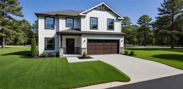 $379,900 | 707 Red Clover Court, Raymore, MO 64083