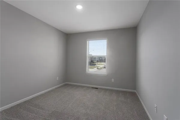 $379,900 | 707 Red Clover Court, Raymore, MO 64083