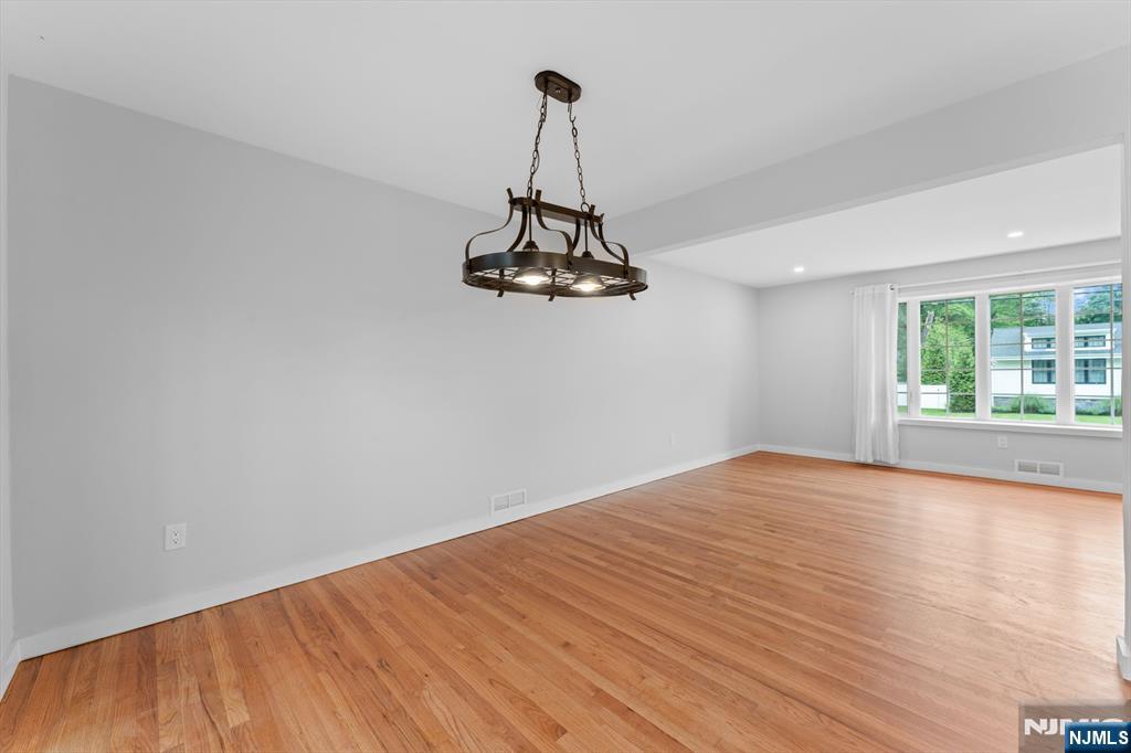 8 Brook Way Demarest, NJ 07627 - Photo 11 of 32