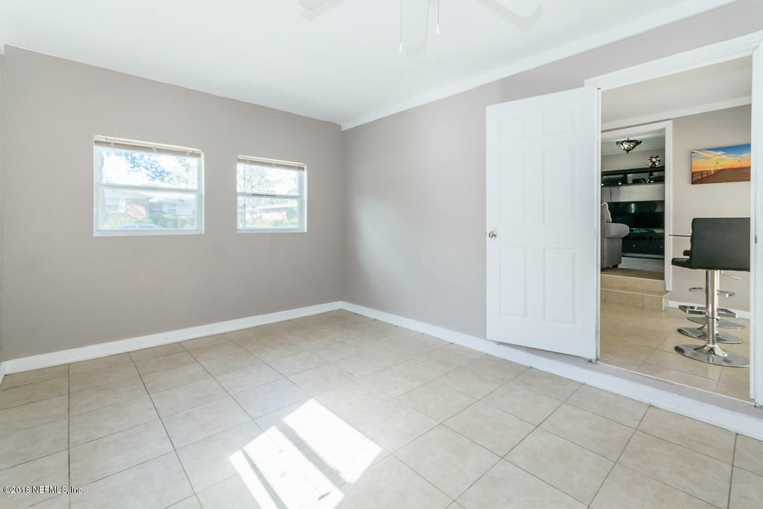 2411 Gaillardia Road Jacksonville, FL 32211 - Photo 15 of 20 044