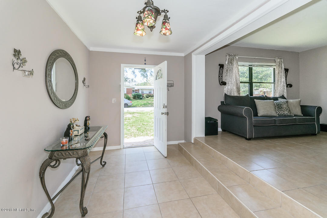 2411 Gaillardia Road Jacksonville, FL 32211 - Photo 4 of 20 033