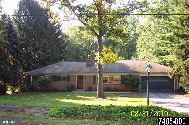22 Maple Road York, PA 17403 - Photo 1 of 7 Gallery Image 1