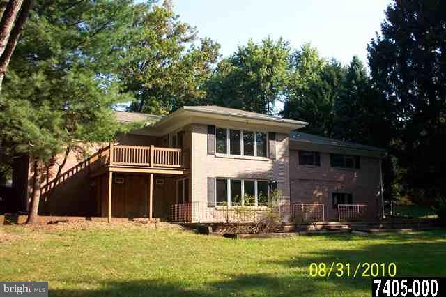 22 Maple Road York, PA 17403 - Photo 2 of 7 Gallery Image 2