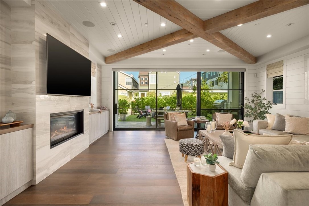 440 Eighth Street Manhattan Beach, CA 90266 - Photo 2 of 35