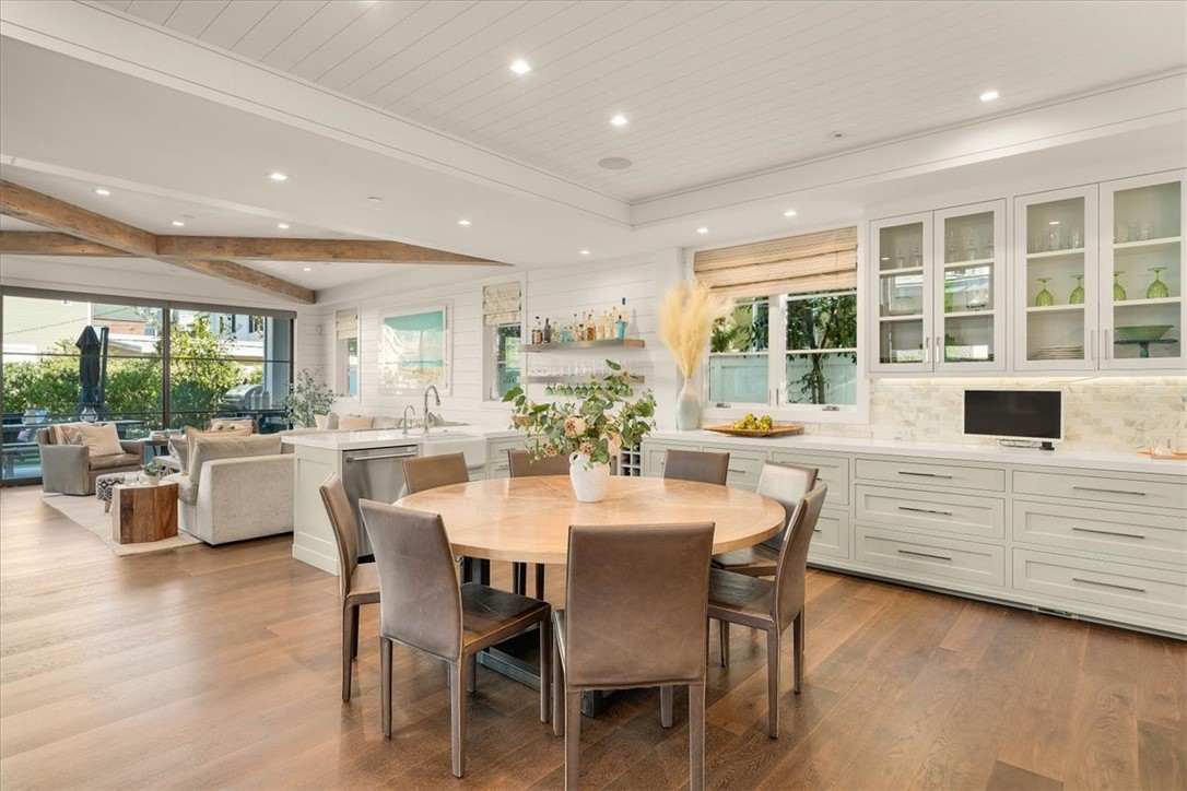 440 Eighth Street Manhattan Beach, CA 90266 - Photo 3 of 35