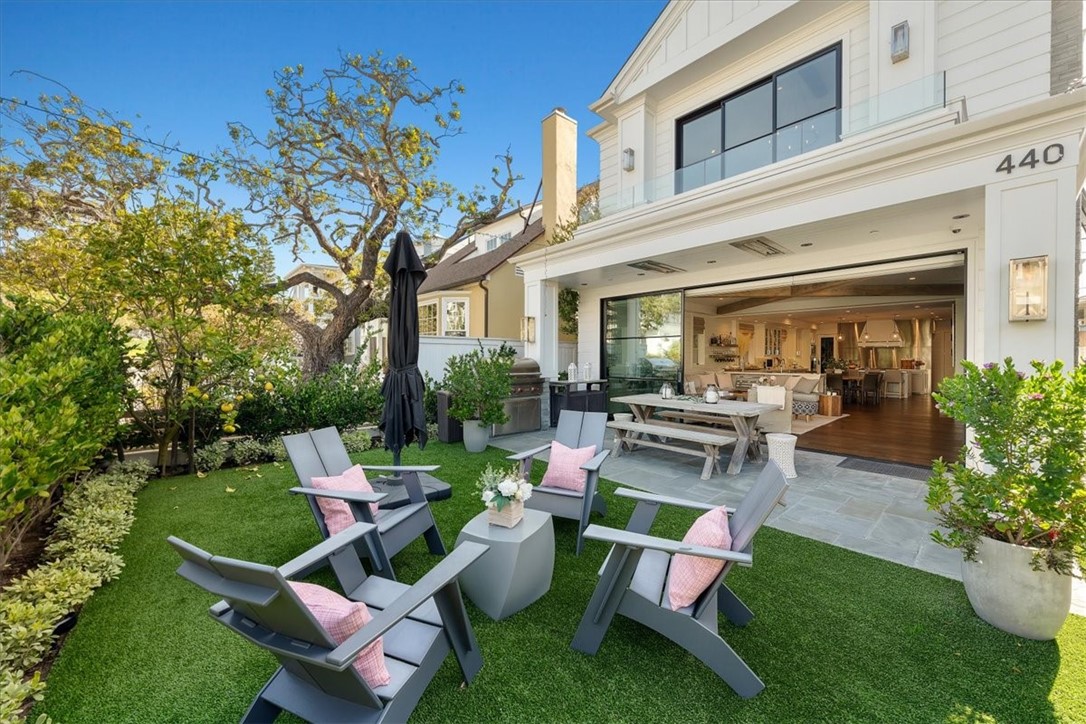 440 Eighth Street Manhattan Beach, CA 90266 - Photo 5 of 35