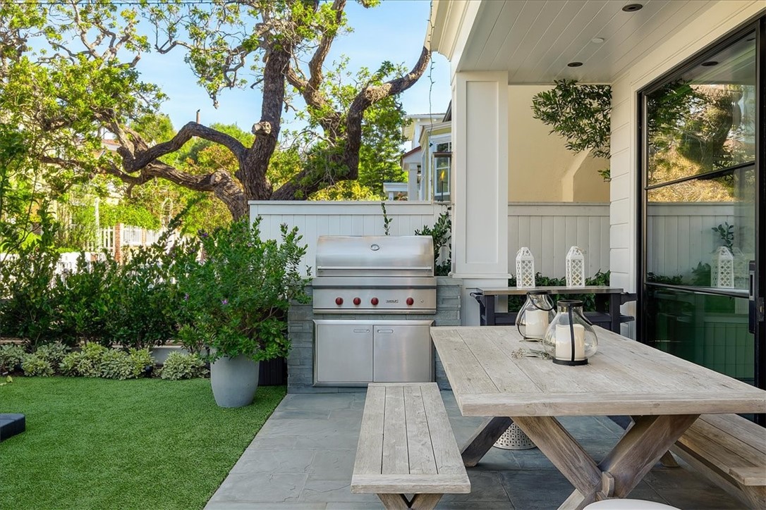 440 Eighth Street Manhattan Beach, CA 90266 - Photo 7 of 35