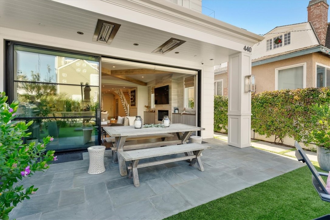 440 Eighth Street Manhattan Beach, CA 90266 - Photo 8 of 35