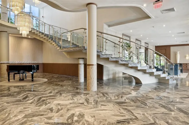 $3,500 | 5401 Collins Avenue, Unit 931, Miami Beach, FL 33140