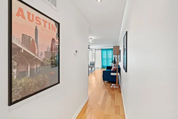 $1,895 | 1818 South Lakeshore Boulevard, Unit 8, Austin, TX 78741