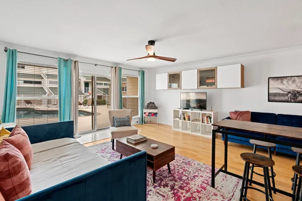 $1,895 | 1818 South Lakeshore Boulevard, Unit 8, Austin, TX 78741