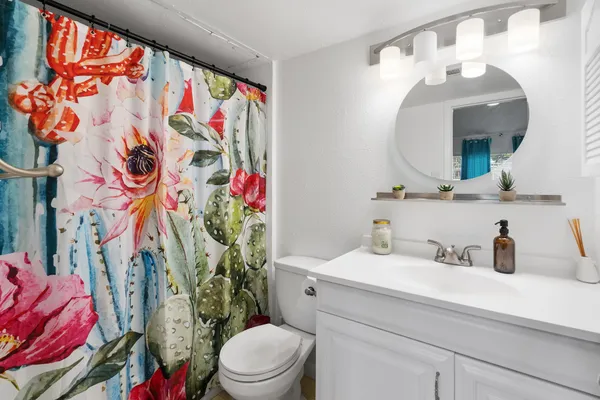 $1,895 | 1818 South Lakeshore Boulevard, Unit 8, Austin, TX 78741