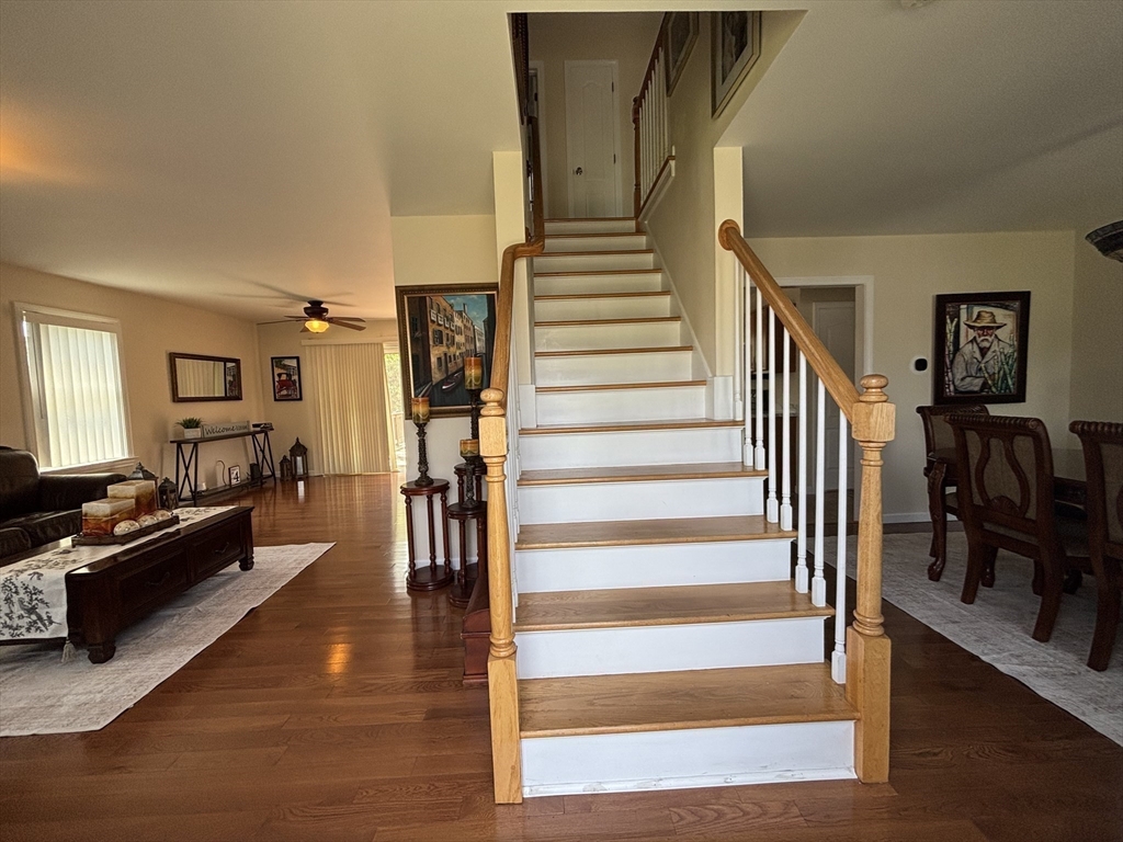 266 Christopher Drive Springfield, MA 01119 - Photo 4 of 24