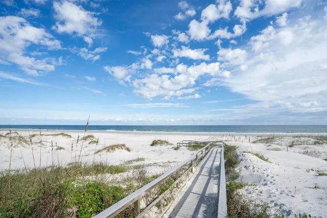 a view of sitting space with city view