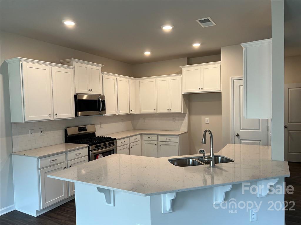 15308 Lake Ridge Road, Unit 2 Charlotte, NC 28278 - Photo 5 of 16 Gallery Image 5