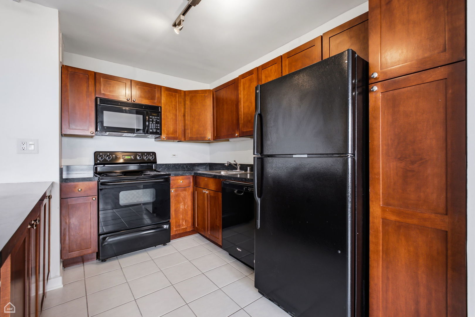 655 West Irving Park Road, Unit 4008 Chicago, IL 60613 - Photo 4 of 11