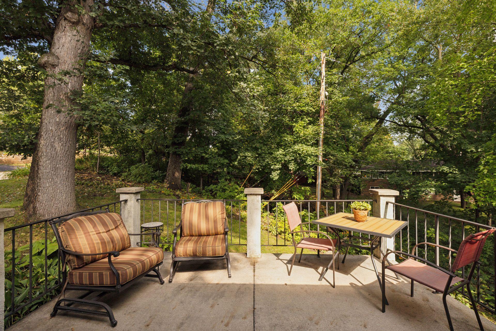 5107 Woodhill Road Minnetonka, MN 55345 - Photo 5 of 56