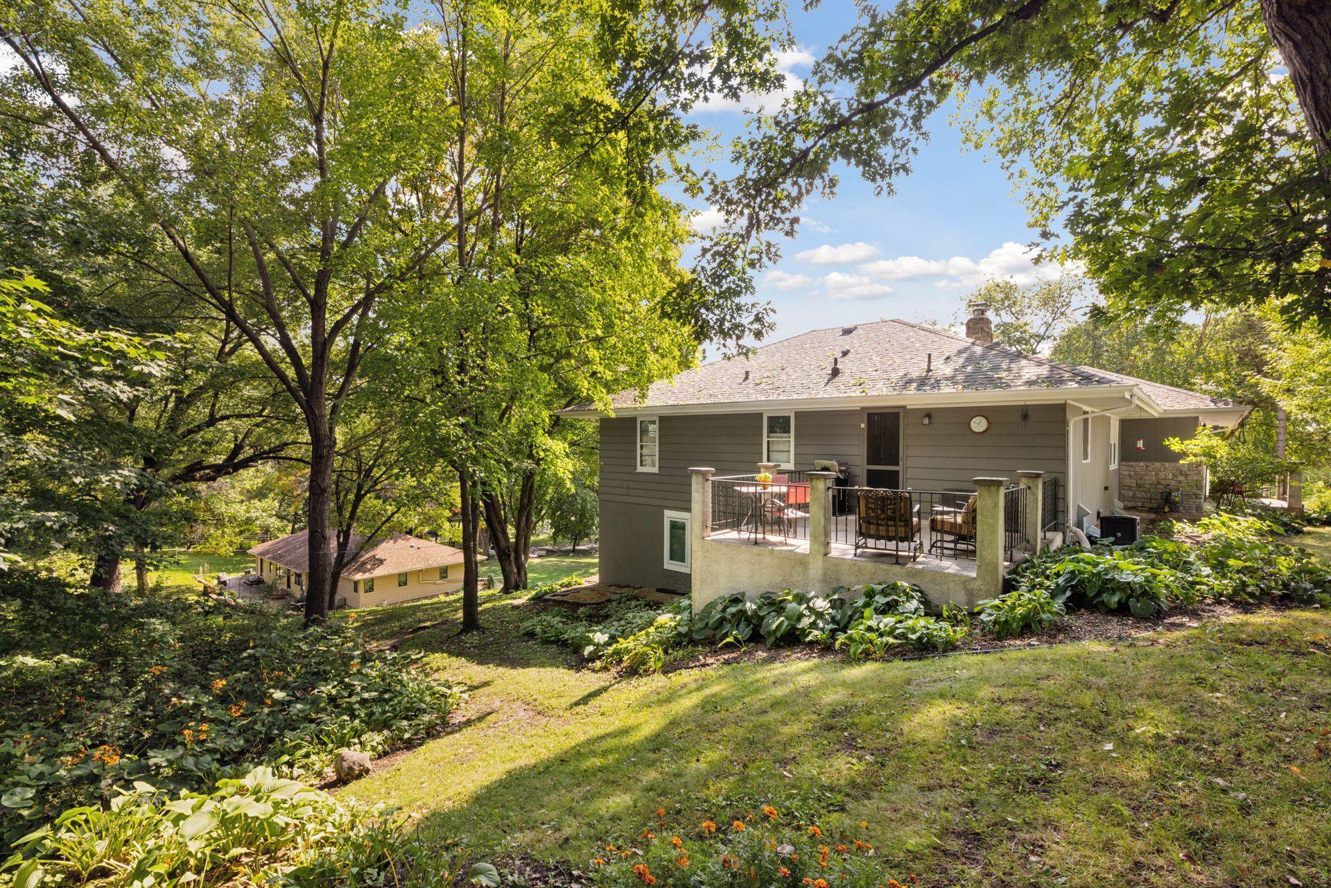 5107 Woodhill Road Minnetonka, MN 55345 - Photo 9 of 56