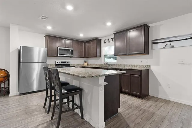 $2,400 | 1136 Sea Pines Court, Tavares, FL 32778