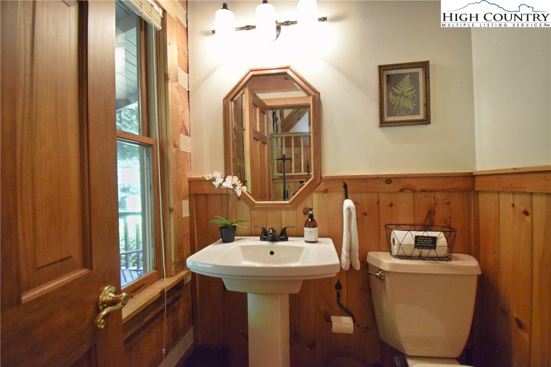 554 Fox Den Road Blowing Rock, NC 28605 - Photo 4 of 45 Gallery Image 4