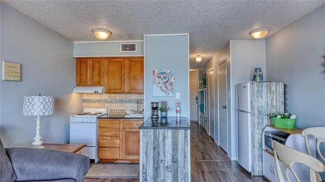 $73,900 | 3938 Surfside Boulevard, Unit 3336, Corpus Christi, TX 78402