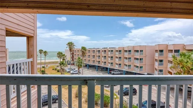 $73,900 | 3938 Surfside Boulevard, Unit 3336, Corpus Christi, TX 78402